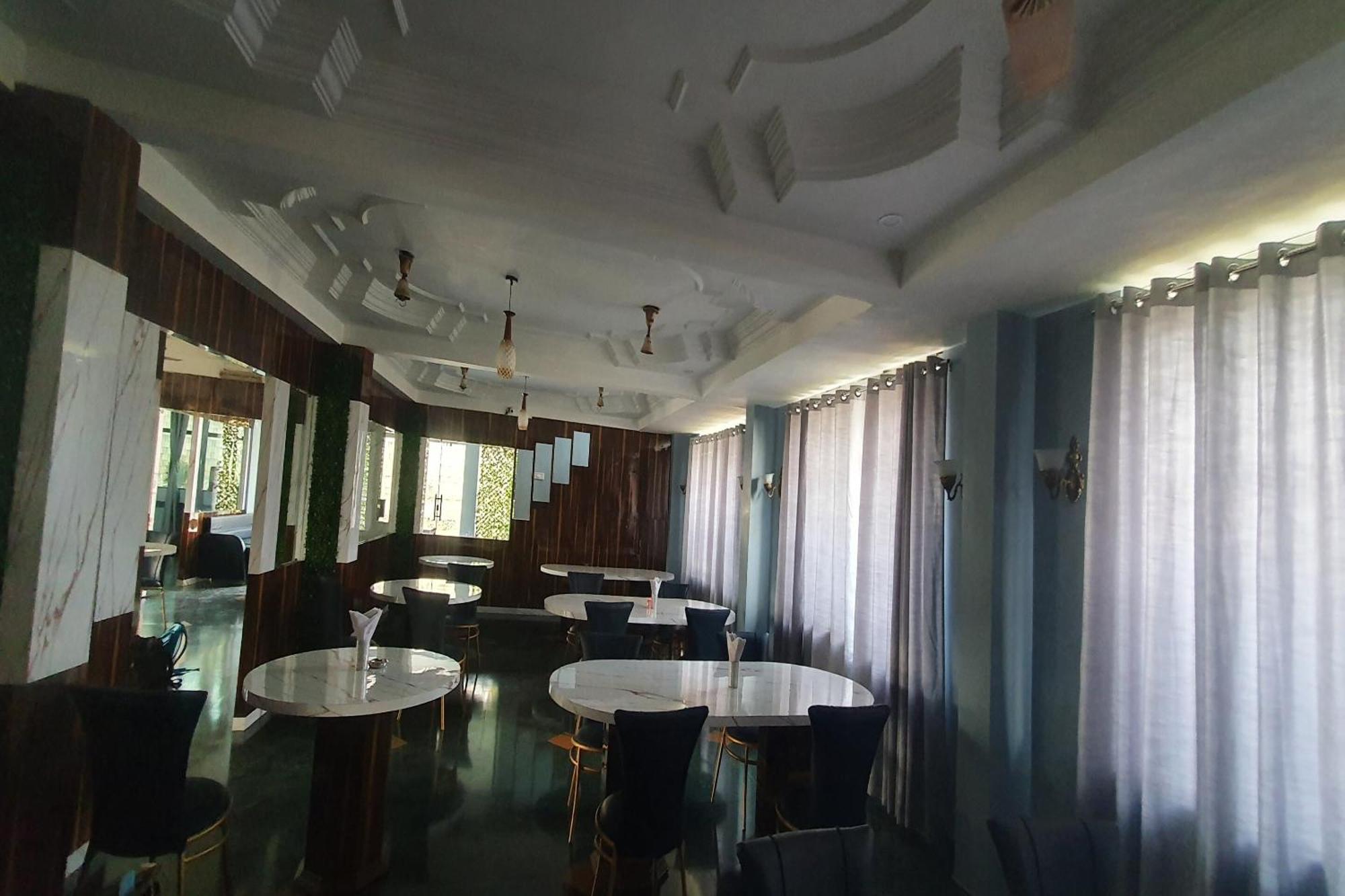 Oyo Hotel Rajshree Akolia エクステリア 写真